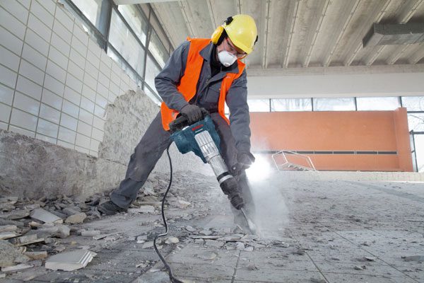 تكسير وهدم مباني مجانًا في خميس مشيط