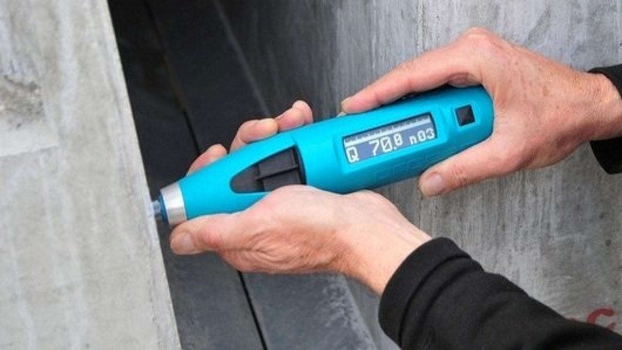 روش کار با چکش اشمیت را بیاموزید مقاوم سازی افزیر