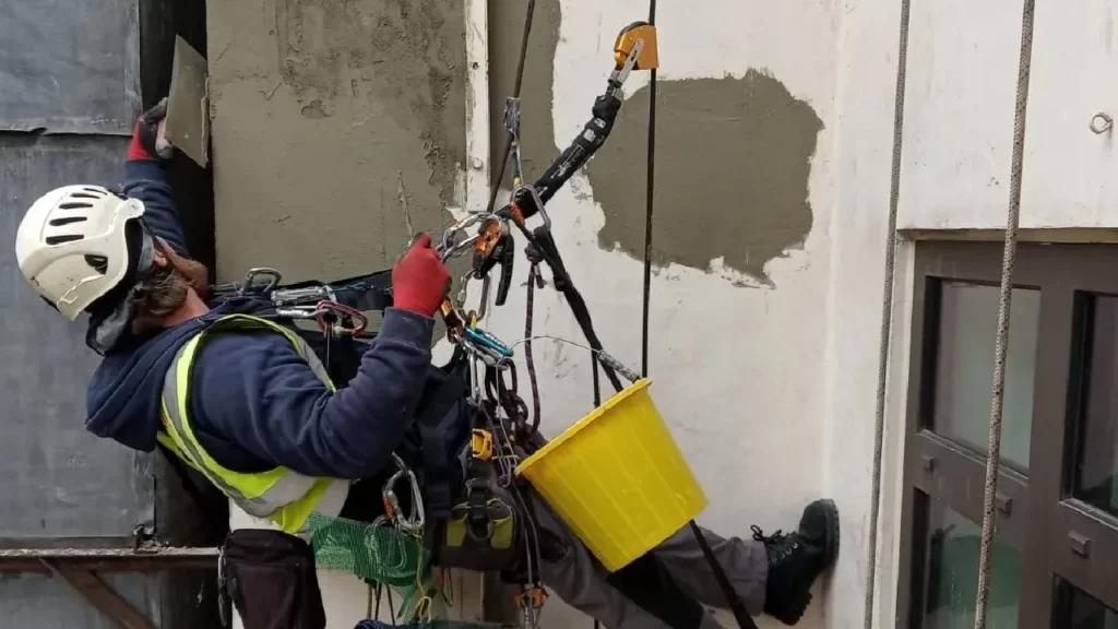 عایق رطوبتی نما