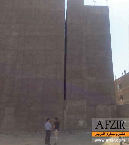 بهسازی خاک در ساختمان کج شده
