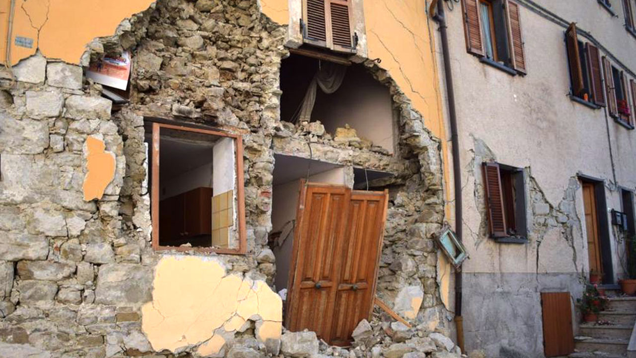 مقاوم سازی ساختمان های آسیب دیده در زلزله