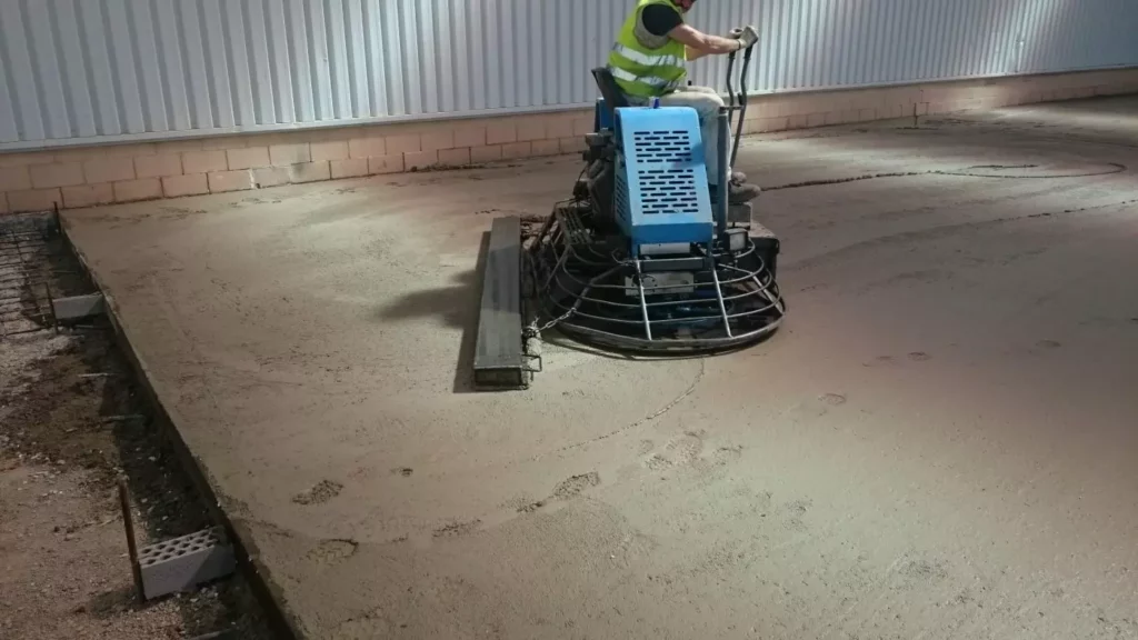 industrial-concrete-floor-using-frc-AFZIR-Co2-1400×788