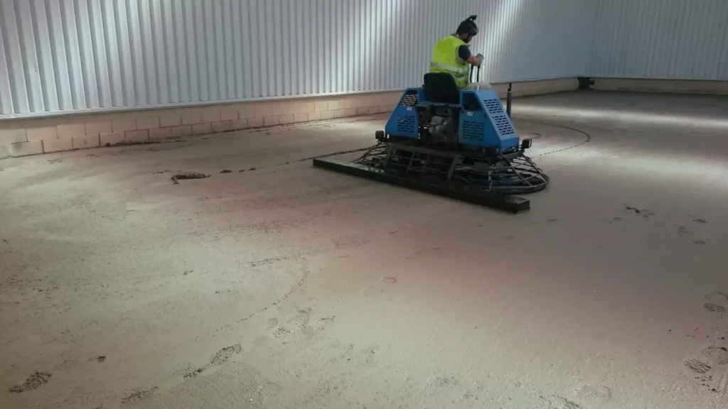 industrial-concrete-floor-using-frc-AFZIR-Co3-1400×788