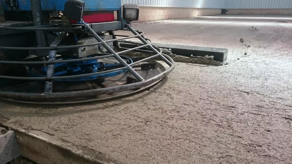 industrial-concrete-floor-using-frc-AFZIR-Co4-1400×788