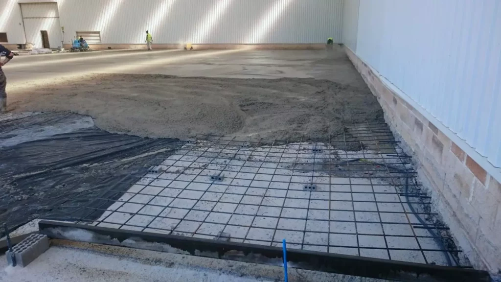 industrial-concrete-floor-using-frc-AFZIR-Co5-1400×788