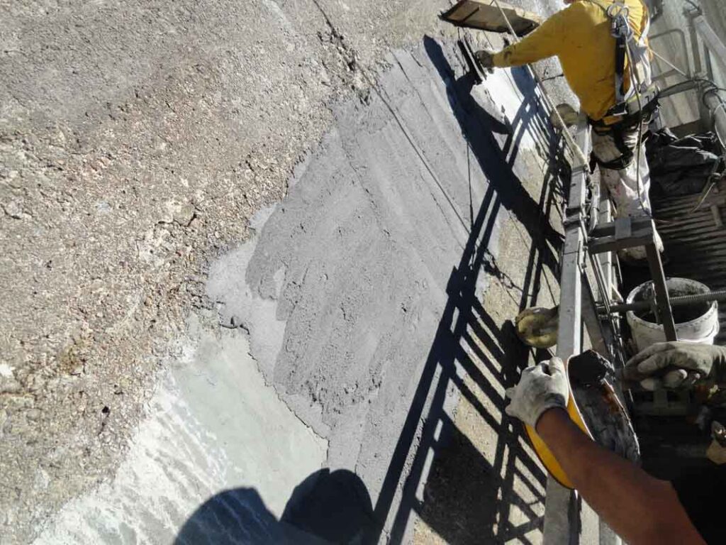 concrete-wall-of-dam-repair-using-repair-mortar-AFZIR-CO4