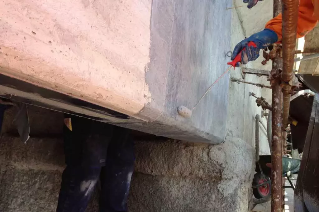 concrete-beam-repair-and-strengthening-using-frp-laminate-AFZIR-CO6