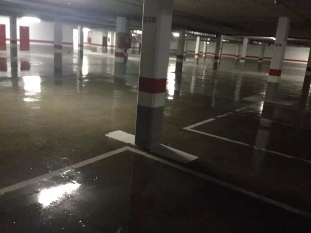 epoxy-coating-flooring-commercial-parking-AFZIR-CO2
