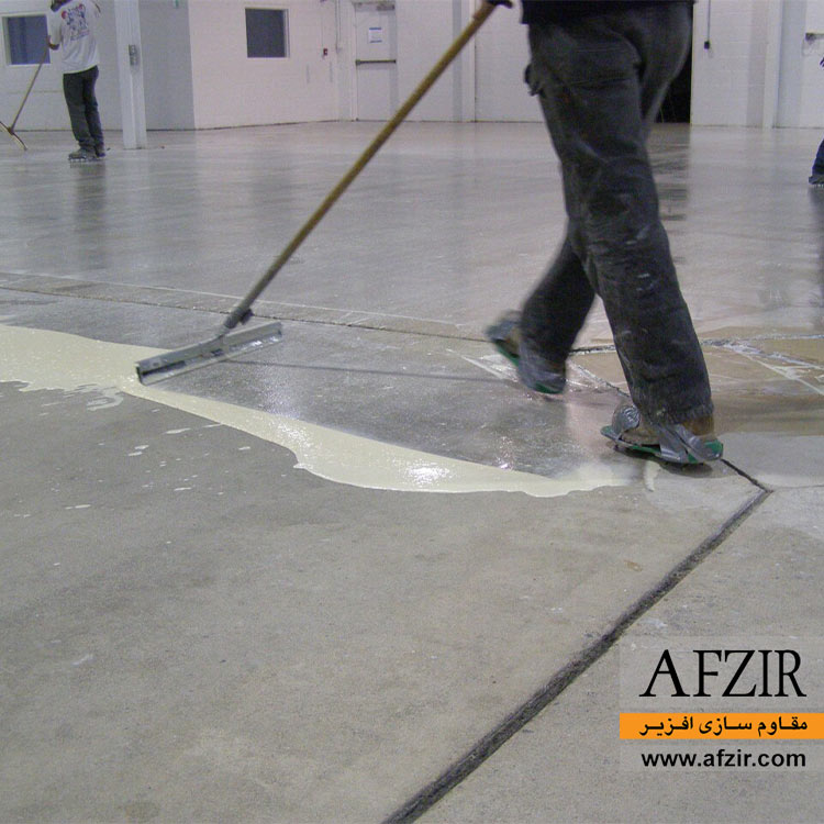 acrylic-waterproofing-prime-application-r-afzir-co.jpg پرایمر آب بند کننده بتن پایه اکرلیک